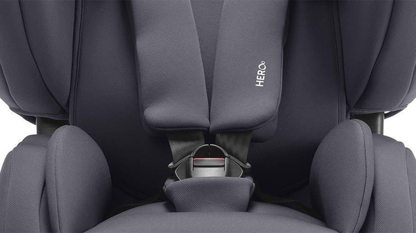 RECARO Young Sport Hero Deep Black fotelik samochodowy 9-36kg
